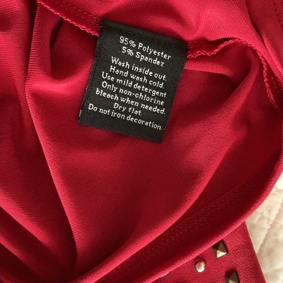 Fun and Sassy Raspberry Color Dress - Picture 4 of 5